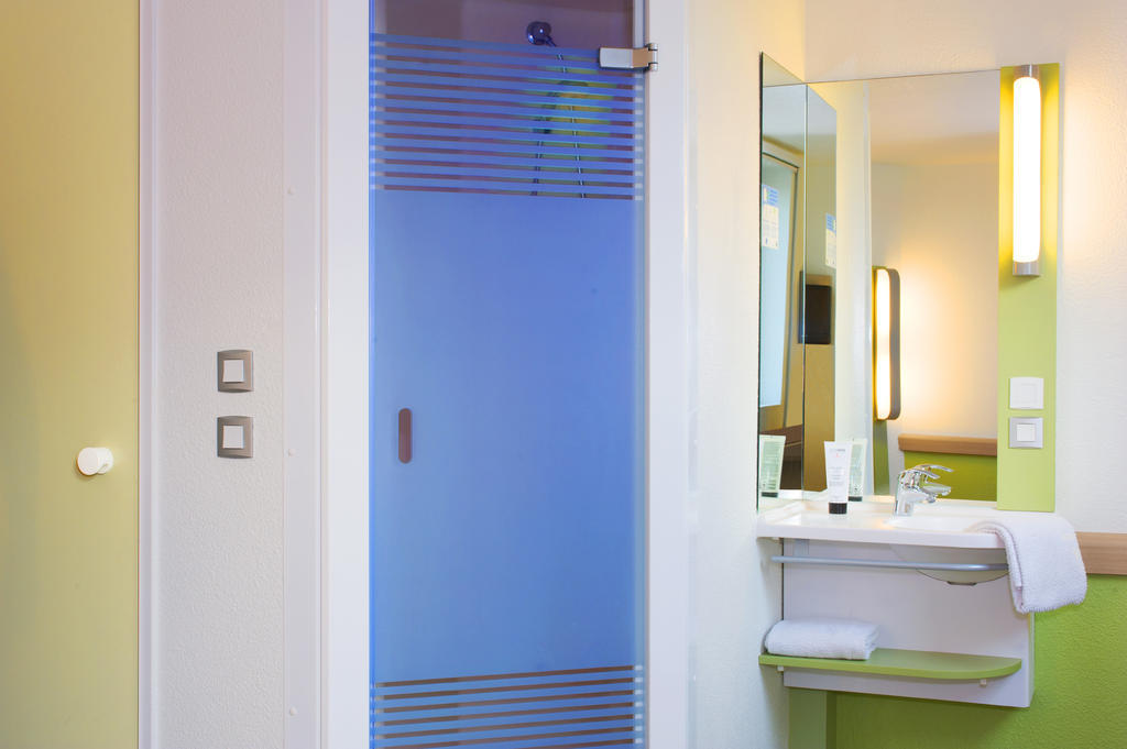Ibis Budget Marseille Vitrolles Vitrolles  Rom bilde