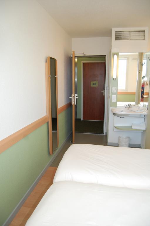 Ibis Budget Marseille Vitrolles Vitrolles  Rom bilde